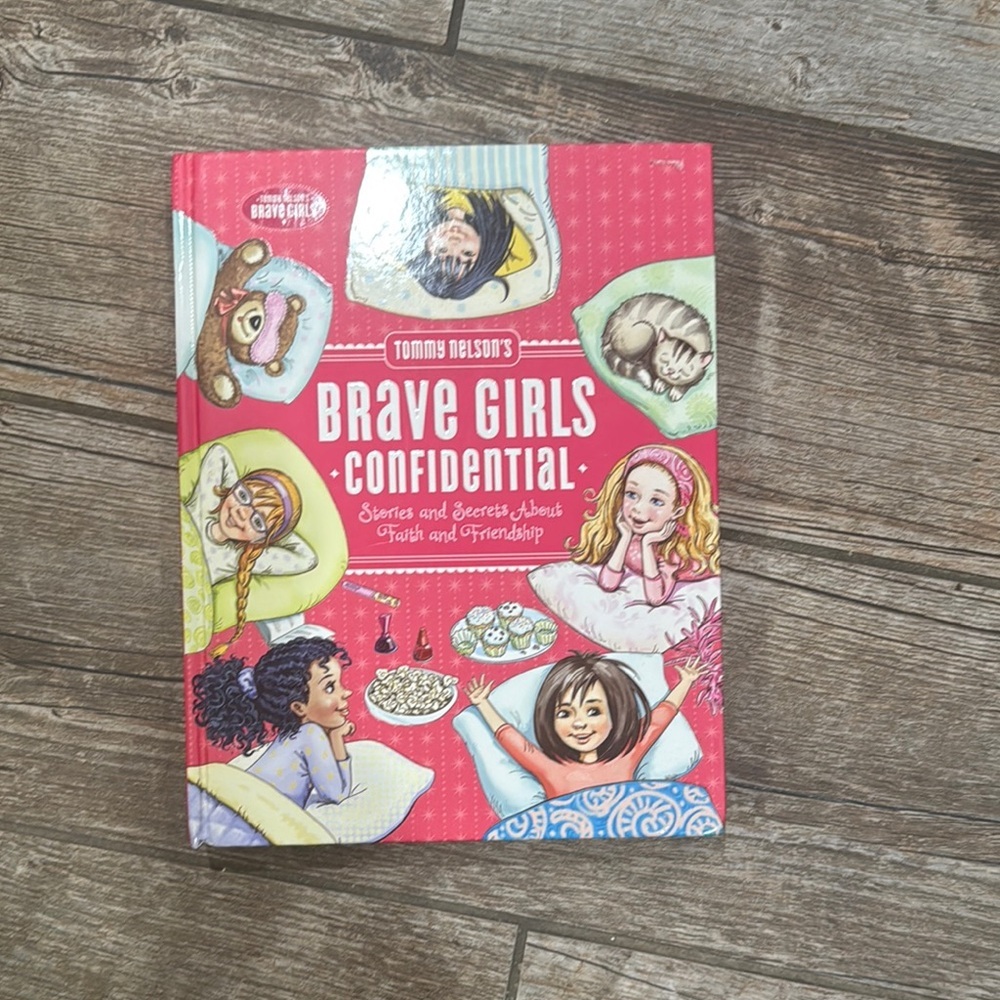 Brave Girls Confidential Book - Pink